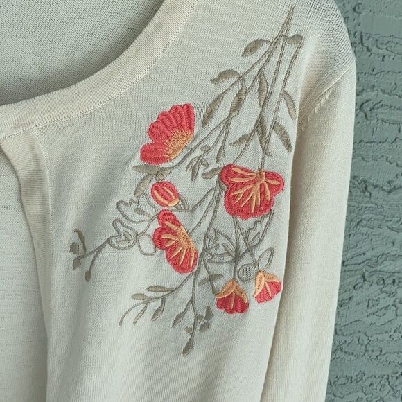 Anna Rose Sz M Sweater NWT Clasp On Front - Picture 4 of 13